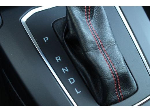 Ford Focus 1.0 Hybrid ST Line | Winterpakket | Climate | Cruise | DAB | Keyless | LMV 17" | PDC V+A | Navi |... ActivLease financial lease