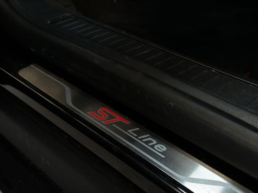 Ford Kuga 2.5 PHEV ST-Line X | B&O audio | 360 Cam | Pano | Adaptive Cruise | Memory ActivLease financial lease