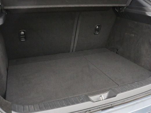 Mazda CX-30 2.0 e-SkyActiv-G M Hybrid Comfort | Leder | Stoel & Stuurverwarming | Adaptive Cruise | Trekhaak ... ActivLease financial lease