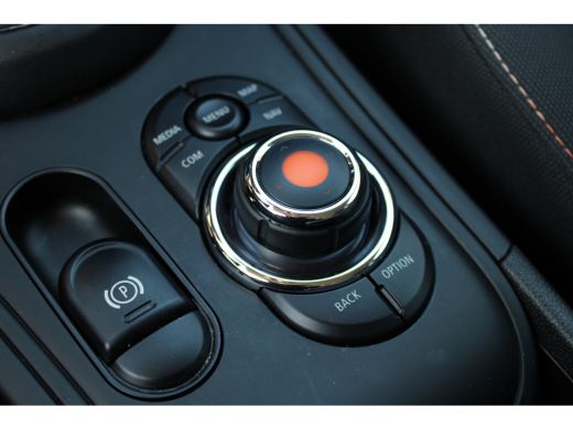 Mini Countryman 1.5 Cooper Edition NAVI ECC LED AUTOM 142000KM!!! ActivLease financial lease