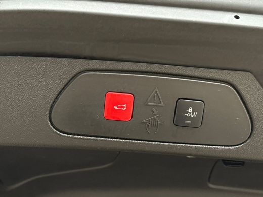 Opel Grandland X 1.2 Turbo Sport (APPLE CARPLAY, GROOT NAVI, CLIMATE, STUUR/STOELVERWARMING, KEYLESS, CAMERA, SPOR... ActivLease financial lease