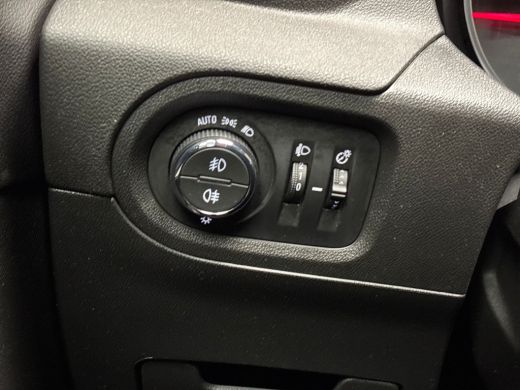 Opel Grandland X 1.2 Turbo Sport (APPLE CARPLAY, GROOT NAVI, CLIMATE, STUUR/STOELVERWARMING, KEYLESS, CAMERA, SPOR... ActivLease financial lease