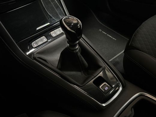 Opel Grandland X 1.2 Turbo Sport (APPLE CARPLAY, GROOT NAVI, ZWART DAK, CLIMATE, CAMERA, LEDER, SPORTSTOELEN, CRUI... ActivLease financial lease
