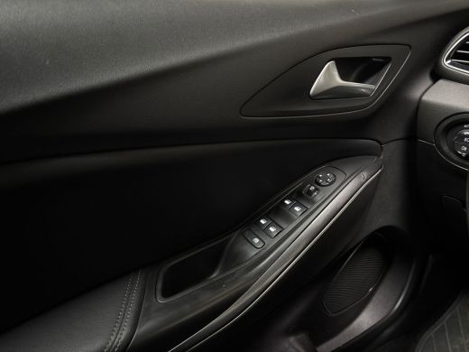 Opel Grandland X 1.2 Turbo Sport (APPLE CARPLAY, GROOT NAVI, ZWART DAK, CLIMATE, CAMERA, LEDER, SPORTSTOELEN, CRUI... ActivLease financial lease