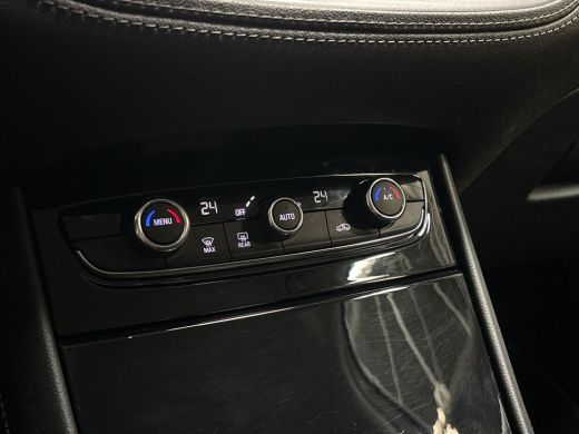 Opel Grandland X 1.2 Turbo Sport (APPLE CARPLAY, GROOT NAVI, ZWART DAK, CLIMATE, CAMERA, LEDER, SPORTSTOELEN, CRUI... ActivLease financial lease