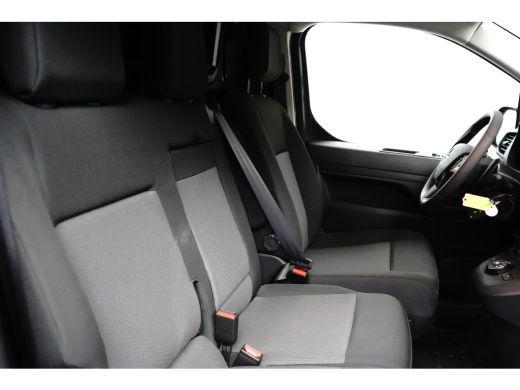 Opel Vivaro L2 177pk Automaat | Navi | Camera | Cruise control | Airco | 3 - zitpl. | stoelverw. | LMV | ActivLease financial lease