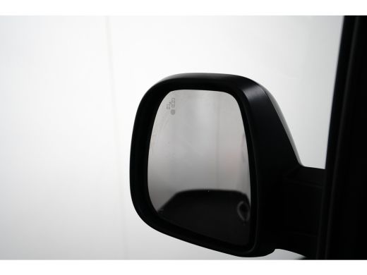 Opel Vivaro L2 177pk Automaat | Navi | Camera | Cruise control | Airco | 3 - zitpl. | stoelverw. | LMV | ActivLease financial lease