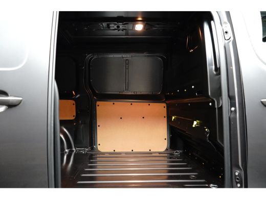 Opel Vivaro L2 177pk Automaat | Navi | Camera | Cruise control | Airco | 3 - zitpl. | stoelverw. | LMV | ActivLease financial lease