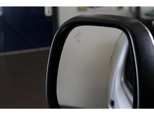 Opel Vivaro L2 177pk Automaat | Navi | Camera | Verw. stoelen | Airco | 3-zitplaatsen | ActivLease financial lease