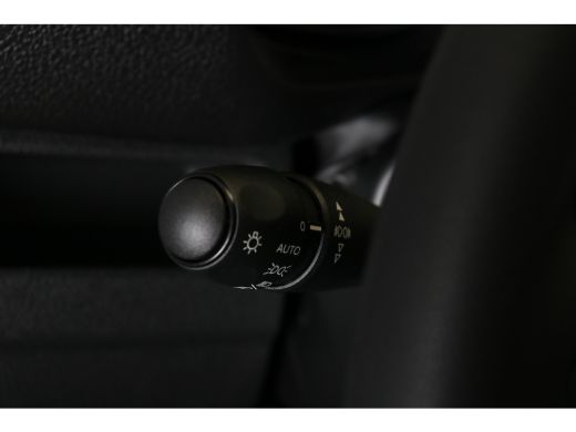 Opel Vivaro L2 177pk Automaat | Navi | Camera | Verw. stoelen | Airco | 3-zitplaatsen | ActivLease financial lease