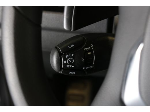 Opel Vivaro L2 177pk Automaat | Navi | Camera | Verw. stoelen | Airco | 3-zitplaatsen | ActivLease financial lease