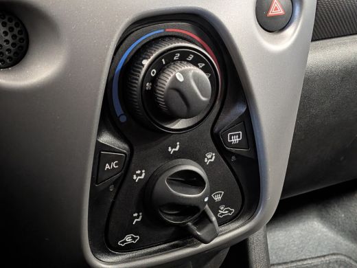 Peugeot 108 1.0 e-VTi Active ActivLease financial lease