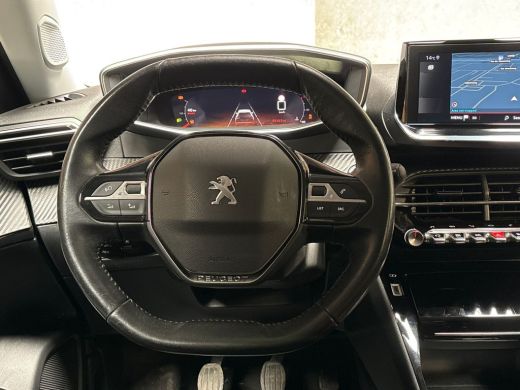 Peugeot 2008 1.2 PureTech Allure Sport (VIRTUAL COCKPIT, APPLE CARPLAY, 360 CAMERA, LEDER, KEYLESS, SPORTSTOEL... ActivLease financial lease
