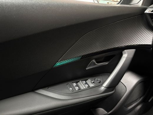 Peugeot 2008 1.2 PureTech Allure Sport (VIRTUAL COCKPIT, APPLE CARPLAY, 360 CAMERA, LEDER, KEYLESS, SPORTSTOEL... ActivLease financial lease