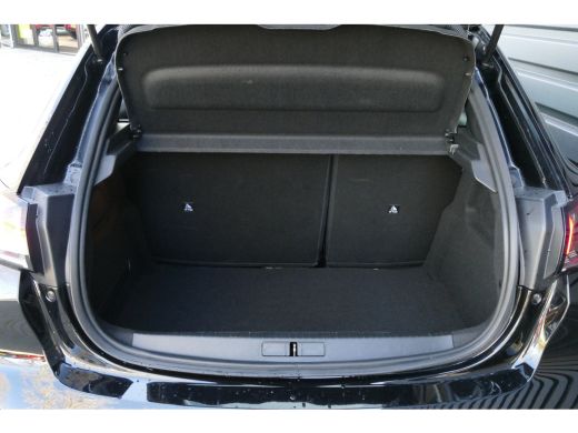 Peugeot 208 1.2 PURETECH 100PK ALLURE PACK / NAVI / CLIMA / LED / PDC / CAMERA / 16" LMV / WINTERPAKKET / 1E ... ActivLease financial lease