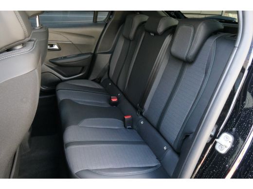 Peugeot 208 1.2 PURETECH 100PK ALLURE PACK / NAVI / CLIMA / LED / PDC / CAMERA / 16" LMV / WINTERPAKKET / 1E ... ActivLease financial lease