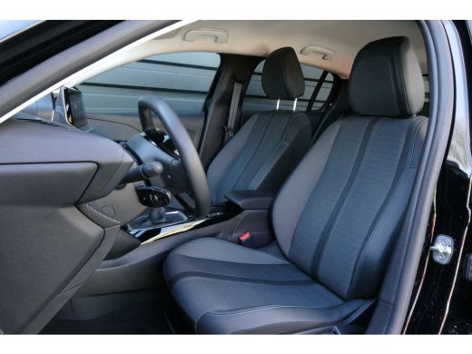 Peugeot 208 1.2 PURETECH 100PK ALLURE PACK / NAVI / CLIMA / LED / PDC / CAMERA / 16" LMV / WINTERPAKKET / 1E ... ActivLease financial lease