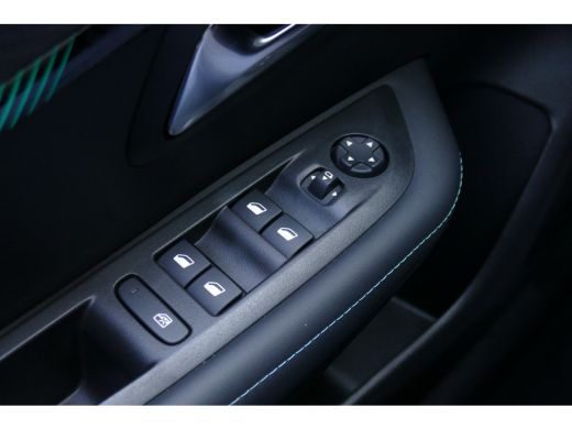 Peugeot 208 1.2 PURETECH 100PK ALLURE PACK / NAVI / CLIMA / LED / PDC / CAMERA / 16" LMV / WINTERPAKKET / 1E ... ActivLease financial lease