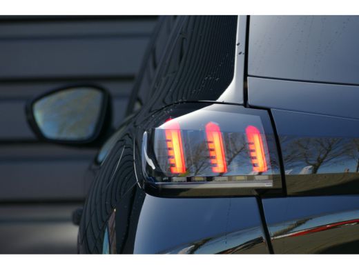 Peugeot 208 1.2 PURETECH 100PK ALLURE PACK / NAVI / CLIMA / LED / PDC / CAMERA / 16" LMV / WINTERPAKKET / 1E ... ActivLease financial lease