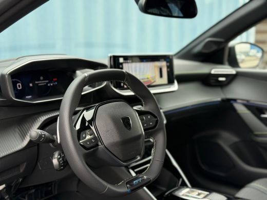 Peugeot 208 1.2 Hybrid GT Automaat | 360 camera | Keyless | led verichting interieur | Apple carplay & Androi... ActivLease financial lease