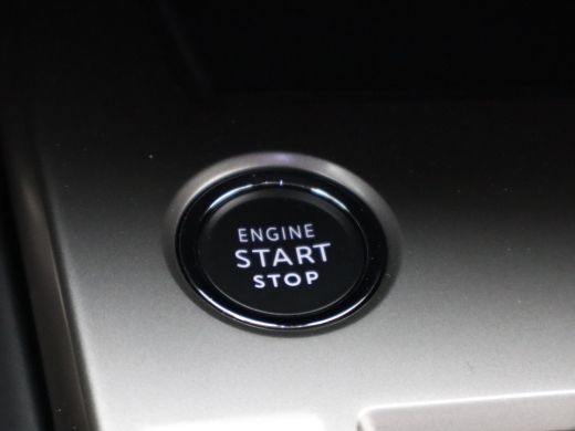 Peugeot 308 1.2 Hybrid 136 e-DCS6 GT | Stoelverwarming | Memory Seats | Adaptive Cruise Control ActivLease financial lease
