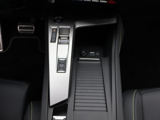 Peugeot 308 1.2 Hybrid 136 e-DCS6 GT | Stoelverwarming | Memory Seats | Adaptive Cruise Control ActivLease financial lease