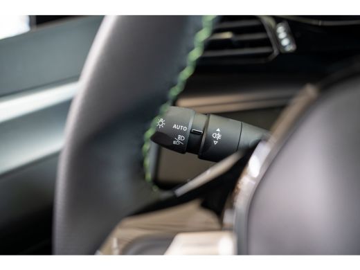 Peugeot 308 GT Plug-in Hybrid 195pk | 360 Vision & Drive Assist Plus Pack | Bekleding Alcantara/kunstleder | ... ActivLease financial lease