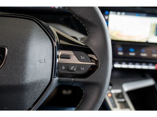 Peugeot 408 GT Exclusive - Elektrisch | 19" lichtmetalen velgen 'GRAPHITE' | Achteruitrijcamera 360&deg; Visiopar... ActivLease financial lease