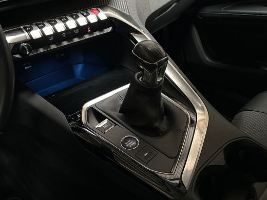 Peugeot 5008 1.2 PureTech Allure Sport 7 Persoons (APPLE CARPLAY, GROOT NAVI, LEDER, 360 CAMERA, SPORTSTOELEN,... ActivLease financial lease