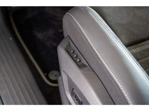 Peugeot e-5008 GT Avantage EV 73kWh 210 | 2 stoelen op derde rij | Achterstoelen verwarmd | Achteruitrijcamera ActivLease financial lease