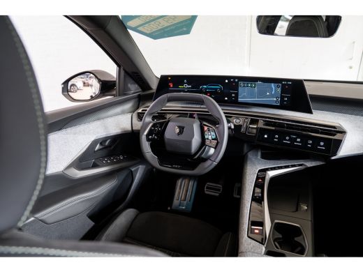 Peugeot e-5008 GT Avantage EV 73kWh 210 | 2 stoelen op derde rij | Achterstoelen verwarmd | Achteruitrijcamera ActivLease financial lease