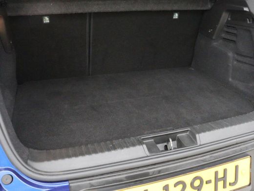 Renault Captur 1.6 E-Tech Plug-in Hybrid 160 Intens | Panoramadak | Cruise Control | Trekhaak | Camera | LED | N... ActivLease financial lease