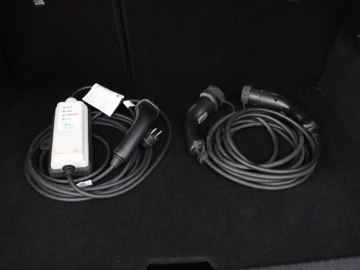 Renault Captur 1.6 E-Tech Plug-in Hybrid 160 Intens | Panoramadak | Cruise Control | Trekhaak | Camera | LED | N... ActivLease financial lease