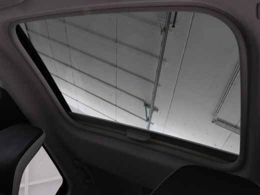 Renault Captur 1.6 E-Tech Plug-in Hybrid 160 Intens | Panoramadak | Cruise Control | Trekhaak | Camera | LED | N... ActivLease financial lease