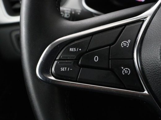 Renault Captur 1.6 E-Tech Plug-in Hybrid 160 Intens | Panoramadak | Cruise Control | Trekhaak | Camera | LED | N... ActivLease financial lease