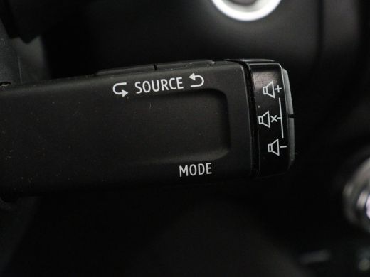 Renault Captur 1.6 E-Tech Plug-in Hybrid 160 Intens | Panoramadak | Cruise Control | Trekhaak | Camera | LED | N... ActivLease financial lease