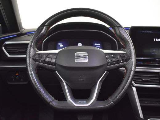 Seat Leon Sportstourer 1.5 eTSI FR Launch Edition 150 Pk DSG/AUTO | Panorama-dak | Trekhaak | Camera | Keyl... ActivLease financial lease