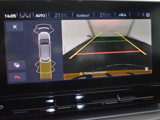 Seat Leon Sportstourer 1.5 eTSI FR Launch Edition 150 Pk DSG/AUTO | Panorama-dak | Trekhaak | Camera | Keyl... ActivLease financial lease