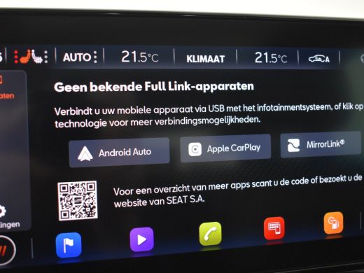 Seat Leon Sportstourer 1.5 eTSI FR Launch Edition 150 Pk DSG/AUTO | Panorama-dak | Trekhaak | Camera | Keyl... ActivLease financial lease