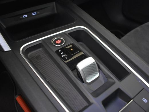 Seat Leon Sportstourer 1.5 eTSI FR Launch Edition 150 Pk DSG/AUTO | Panorama-dak | Trekhaak | Camera | Keyl... ActivLease financial lease