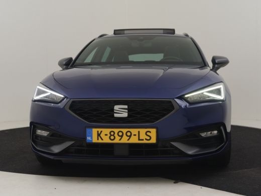 Seat Leon Sportstourer 1.5 eTSI FR Launch Edition 150 Pk DSG/AUTO | Panorama-dak | Trekhaak | Camera | Keyl... ActivLease financial lease