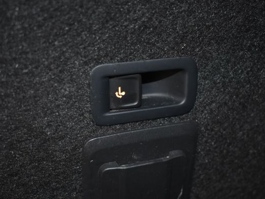 Seat Leon Sportstourer 1.5 eTSI FR Launch Edition 150 Pk DSG/AUTO | Panorama-dak | Trekhaak | Camera | Keyl... ActivLease financial lease