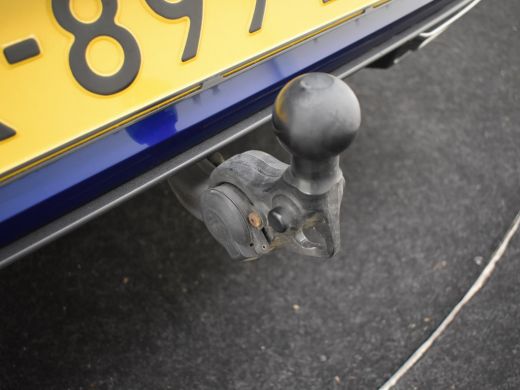 Seat Leon Sportstourer 1.5 eTSI FR Launch Edition 150 Pk DSG/AUTO | Panorama-dak | Trekhaak | Camera | Keyl... ActivLease financial lease