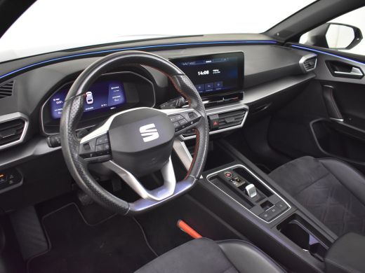 Seat Leon Sportstourer 1.5 eTSI FR Launch Edition 150 Pk DSG/AUTO | Panorama-dak | Trekhaak | Camera | Keyl... ActivLease financial lease