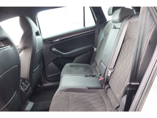 Skoda Kodiaq 1.5 TSI MHEV Sportline Business 150PK | Achteruitrijcamera | Dodehoek detectie | Keyless entry ActivLease financial lease