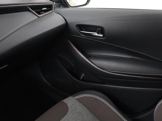 Toyota Corolla Touring Sports 2.0 Hybrid Style | Stoelverwarming | Cruise Control | Navigatie | Camera | Carplay | Full LED | D... ActivLease financial lease