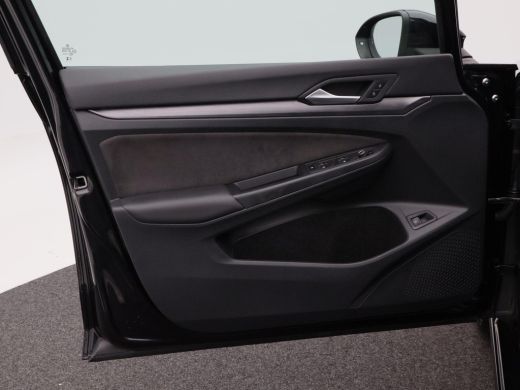 Volkswagen Golf 1.4 eHybrid 204 Pk Automaat Style | Full LED | Camera | Adaptive Cruise | CarPlay | Navigatie | C... ActivLease financial lease