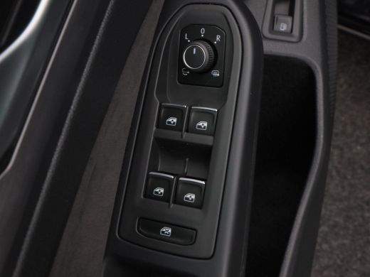 Volkswagen Golf 1.4 eHybrid 204 Pk Automaat Style | Full LED | Camera | Adaptive Cruise | CarPlay | Navigatie | C... ActivLease financial lease