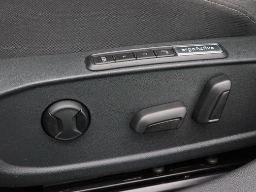 Volkswagen Golf 1.4 eHybrid 204 Pk Automaat Style | Full LED | Camera | Adaptive Cruise | CarPlay | Navigatie | C... ActivLease financial lease