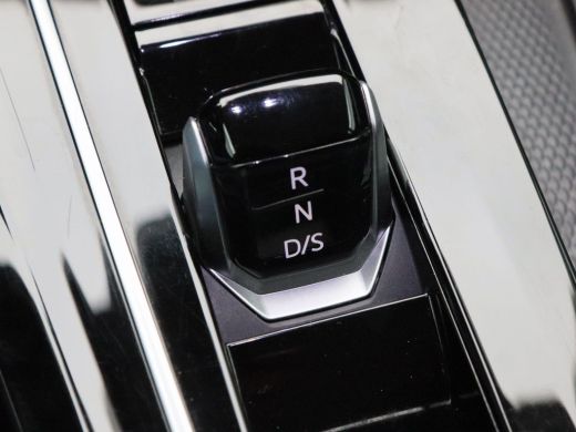 Volkswagen Golf 1.4 eHybrid 204 Pk Automaat Style | Full LED | Camera | Adaptive Cruise | CarPlay | Navigatie | C... ActivLease financial lease